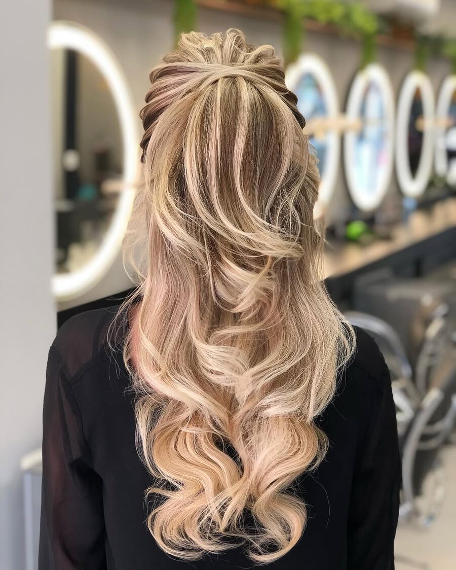 Penteado solto feito por Rogério Krisan